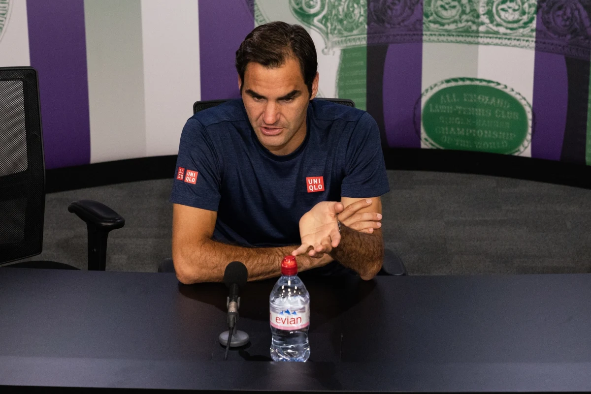 ​"Powrócę tutaj za rok" - obiecał Szwajcar Roger Federer po porażce z Kevinem Andersonem z RPA w ćwierćfinale wielkoszlemowego Wimbledonu. Broniący tytułu tenisista z Bazylei przegrał 6:2, 7:6 (7-5), 5:7, 4:6, 11:13.