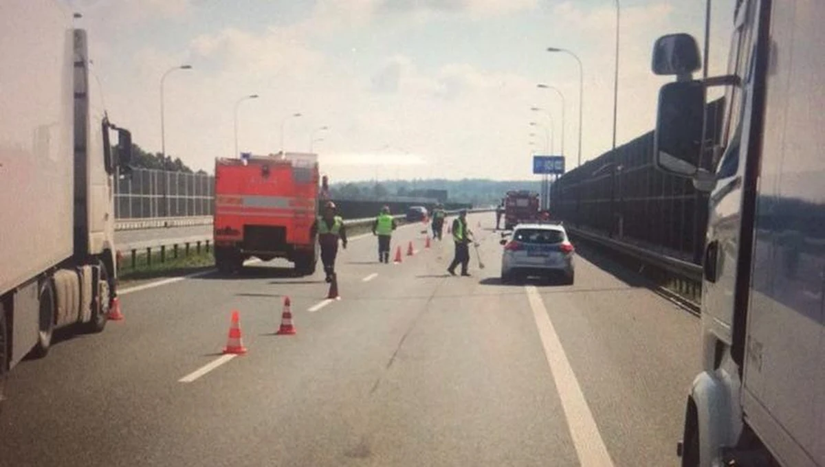 Cztery osoby zostały ranne w wypadku na A4 w okolicach Brzeska w Małopolsce. Do niebezpiecznego zdarzenia doszło też na tej autostradzie na granicy Chorzowa i Katowic. Tam zderzyło się 7 samochodów, 