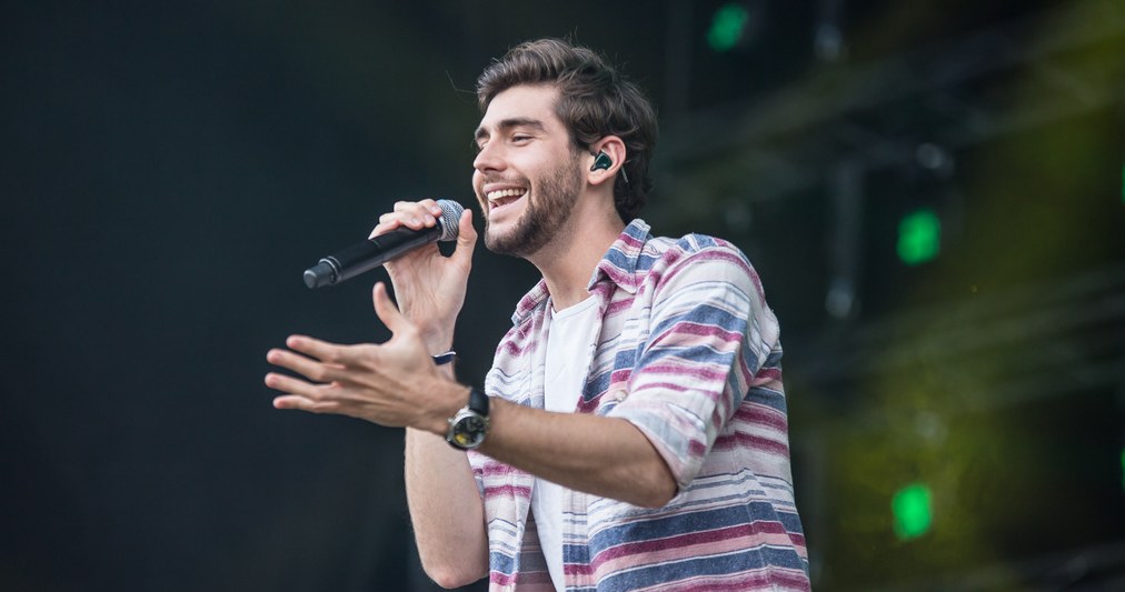 Cieszący się wielką popularnością w Polsce urodzony w Barcelonie wokalista Alvaro Soler, znany z przebojów "Sofia" i "El Mismo Sol", będzie główną gwiazdą koncertu w ramach Sieradz Open Hair Festival (21 lipca).