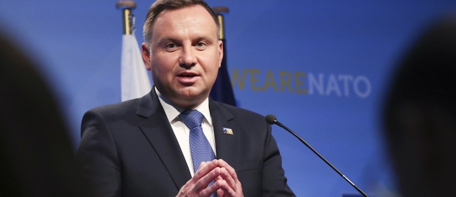 “Sąd Najwyższy i sędziowie SN powinni przestrzegać ustaw, bo jeżeli nie, to czegóż mamy oczekiwać od obywateli” – powiedział prezydent Andrzej Duda. Powtórzył, że z mocy ustawy o SN - a nie decyzji I prezesa SN - pracami Sądu Najwyższego kieruje sędzia Józef Iwulski. 