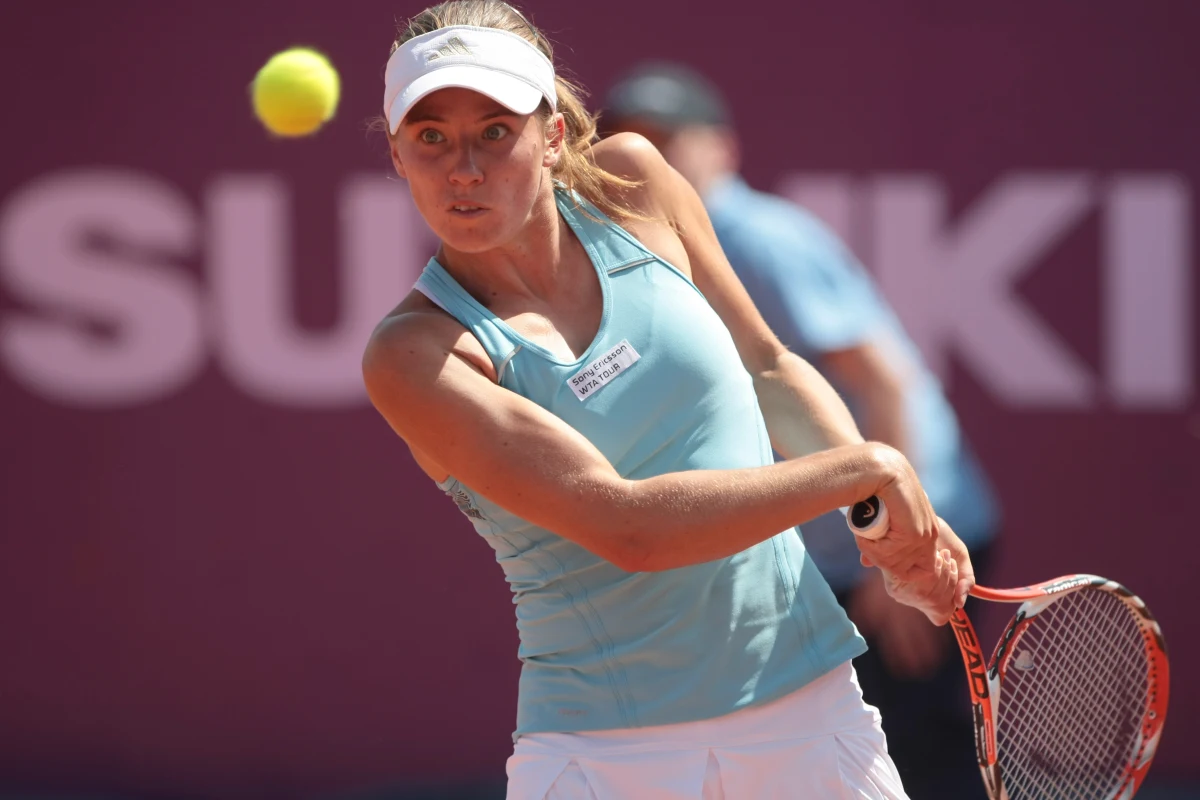 Alicja Rosolska i amerykańska tenisistka Abigail Spears odpadły w półfinale debla w wielkoszlemowym Wimbledonie. Przegrały w piątek z rozstawionymi z "trójką" triumfatorkami tegorocznego French Open Czeszkami Barborą Krejcikovą i Kateriną Siniakovą 5:7, 4:6.
