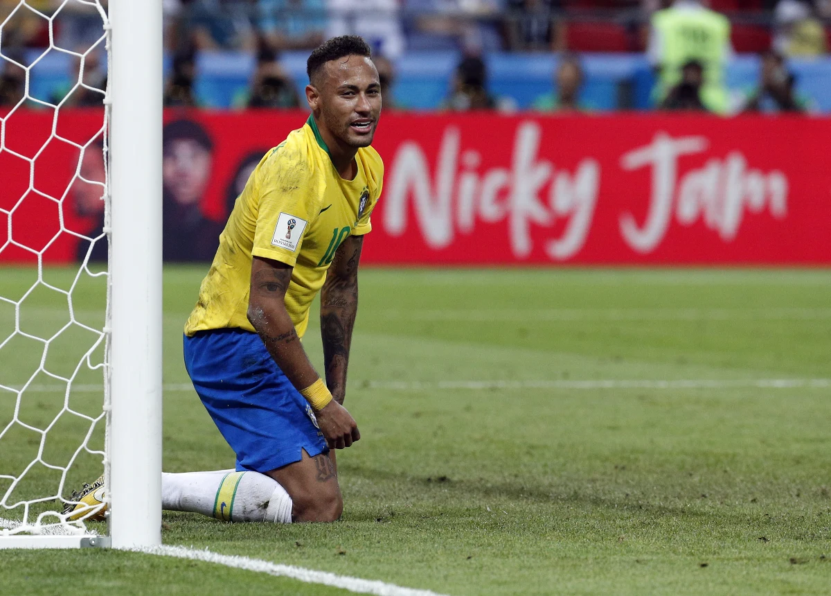 Will Smith, który zaśpiewa w niedzielę w Moskwie podczas uroczystości zakończenia piłkarskich mistrzostw świata, dowcipnie ocenił zdolności aktorskie brazylijskiego napastnika Neymara "To jest mój gość" - powiedział gwiazdor Hollywood.