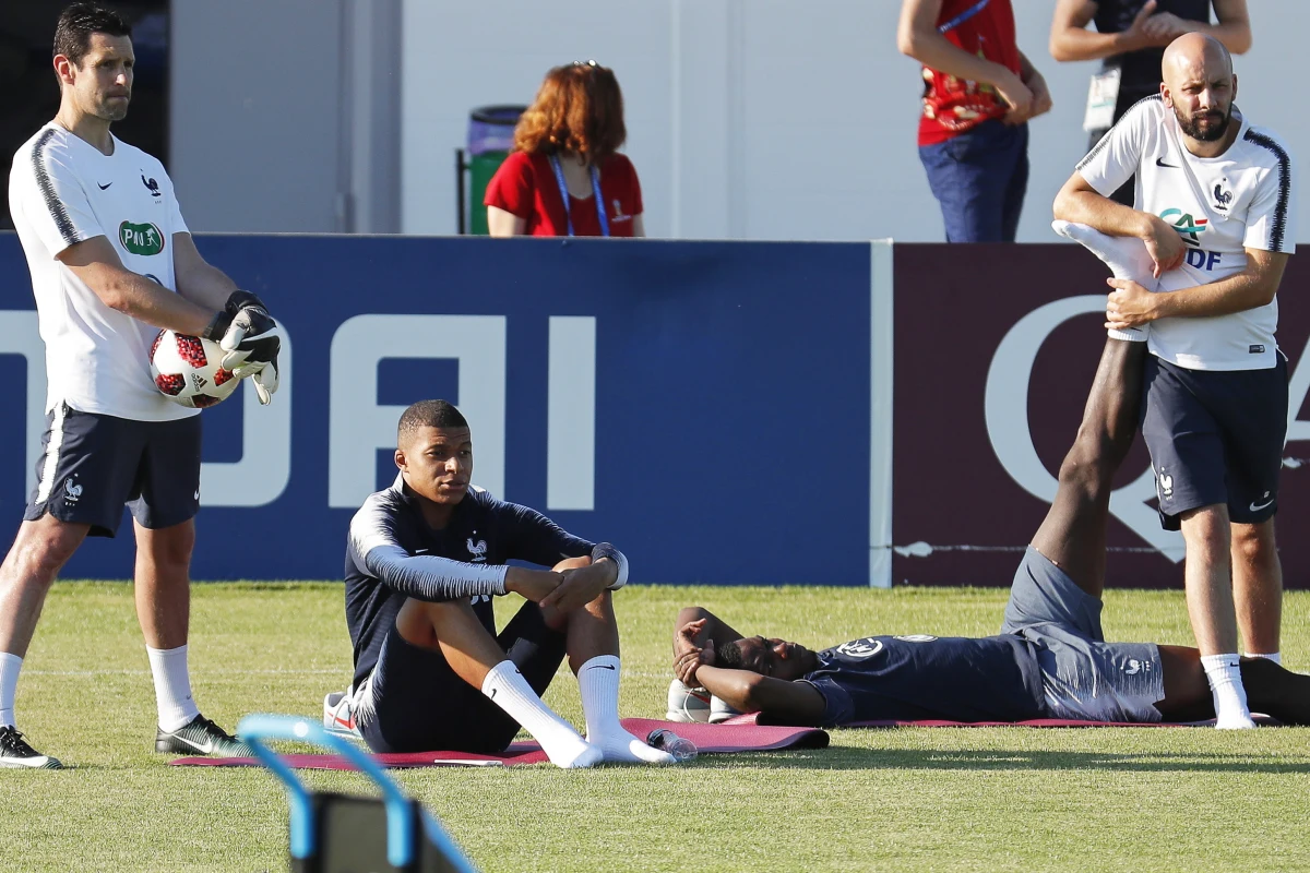​Były piłkarz, a obecnie trener Kazimierz Moskal po niedzielnym finale mistrzostw świata nie spodziewa się wielkiego widowiska. "Takie mecze rządzą się swoimi prawami. Nie zawsze bywają piękne, bo liczy się cel. To mogą być szachy i czekanie na jeden błąd rywala" - powiedział.