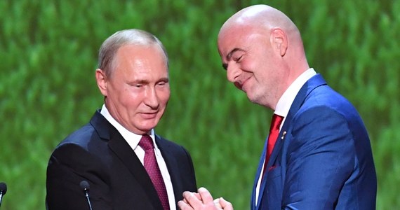 ​Prezydent Rosji Władimir Putin zapowiedział na uroczystym koncercie w Teatrze Bolszoj z okazji finału piłkarskich mistrzostw świata rozważenie "maksymalnie dogodnego reżimu wizowego dla kibiców, którzy pokochali Rosję". Ocenił, że mundial rozwiał mity o jego kraju.