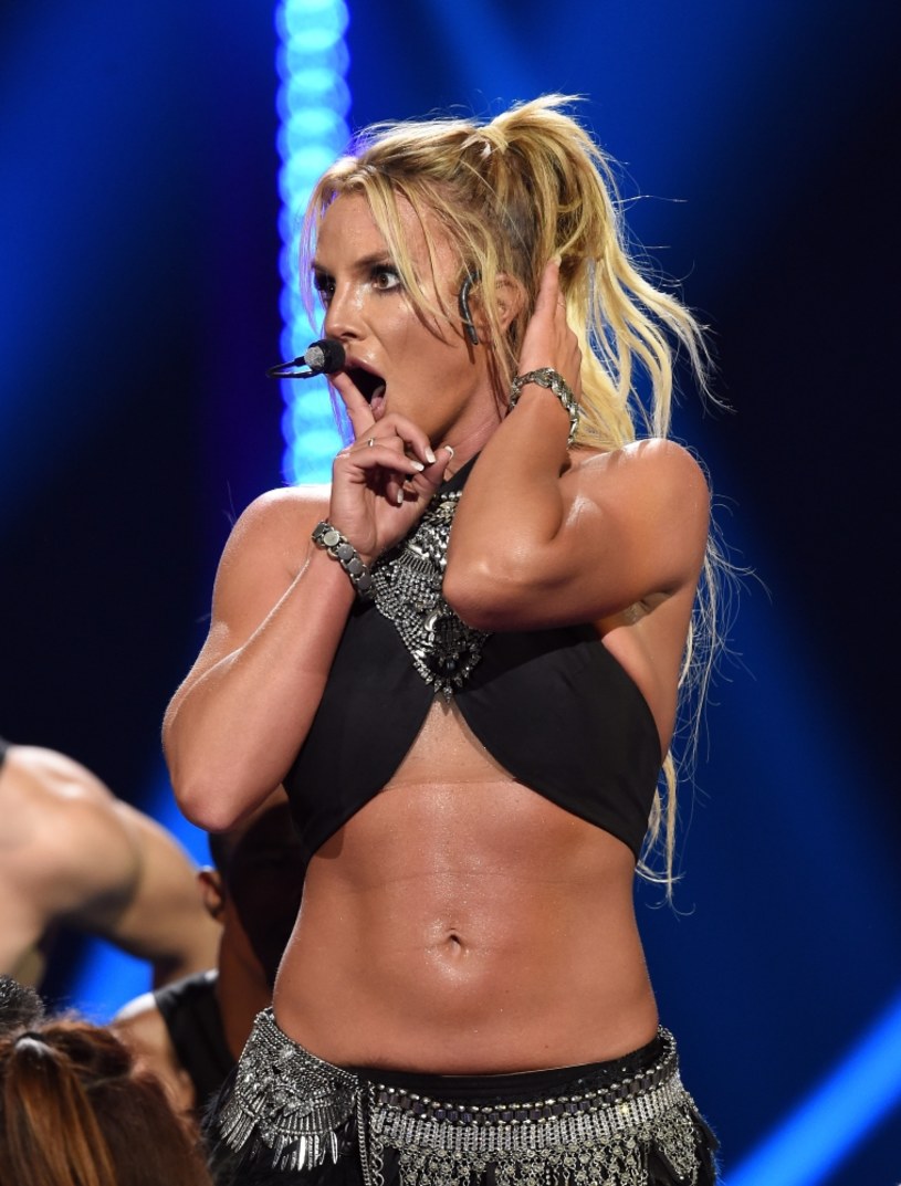 Britney Spears w lipcu ruszyła w trasę po Stanach Zjednoczonych, która jest częścią jej światowego tournée "Piece of Me". Podczas drugiego koncertu w swoim kraju wokalistka zaliczyła wpadkę na scenie. 
