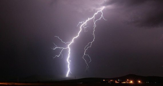 Instytut Meteorologii i Gospodarki Wodnej ostrzega przed intensywnymi opadami deszczu i burzami we wschodniej Polsce.