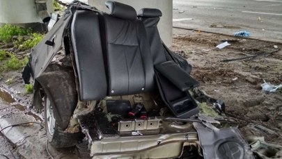 Lublin: Chevrolet rozpadł się na kawałki po zderzeniu z busem