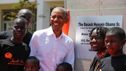 Barack Obama odwiedził rodzinną wioskę swojego ojca w Kenii. "Właściwie każdy tu jest moim kuzynem"