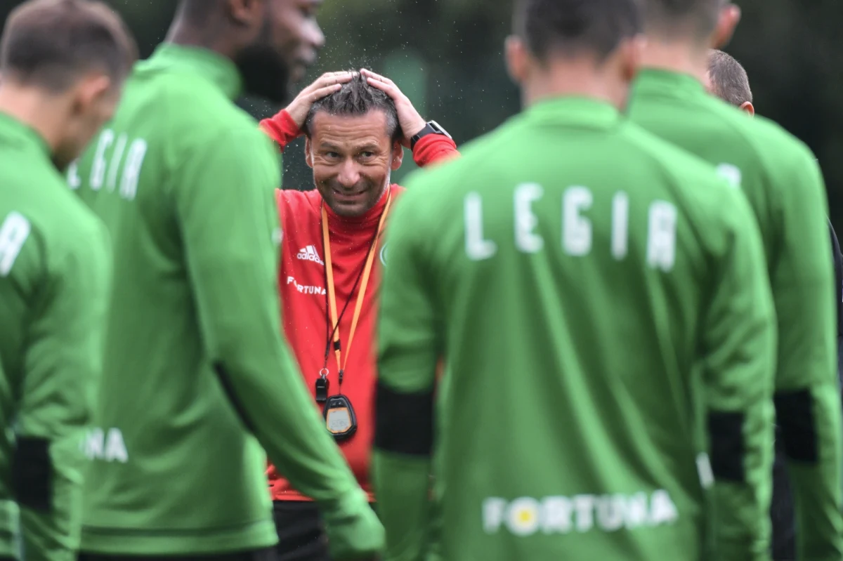 Legia Warszawa dziś rozegra rewanżowe spotkanie z irlandzkim Cork City w pierwszej rudzie eliminacji piłkarskiej Ligi Mistrzów. Wojskowi przed tygodniem wygrali na wyjeździe 1:0, są więc krok bliżej awansu. Początek dzisiejszego spotkania w Warszawie o godz. 21. 