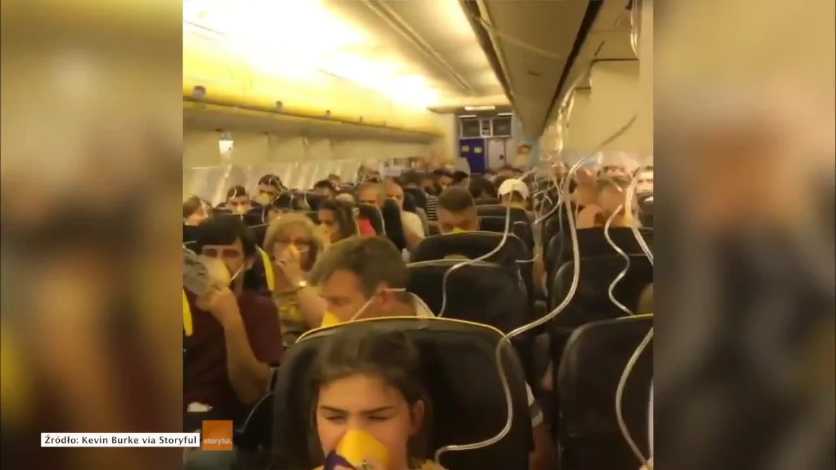 Ponad 30 osób zostało poszkodowanych wskutek awarii samolotu linii Ryanair, który awaryjnie lądował we Frankfurcie 15 lipca. W kabinie gwałtownie spadło ciśnienie, wtedy też automatycznie znad głowy każdego pasażera wypadła maska tlenowa. Na pokładzie znajdowało się 189 pasażerów, spośród których 33 trafiło do szpitala. Wzrost ciśnienia spowodował u nich krwawienie z uszu. Na nagraniu autorstwa jednego z podróżujących widać, że na pokładzie nie było wybuchu paniki, panował spokój. Samolot leciał z Dublina do Zadaru.