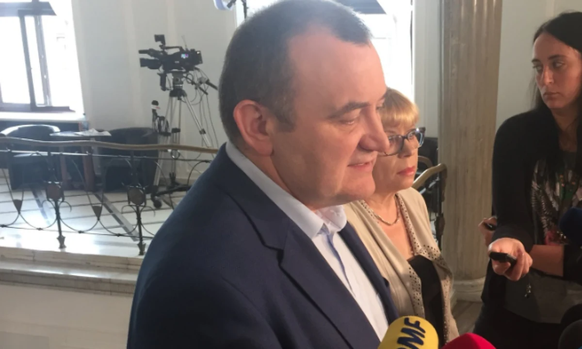 "Nie zrzeknę się funkcji klubowych i partyjnych" - mówił na pierwszej konferencji prasowej po wyjściu z aresztu Stanisław Gawłowski z Platformy Obywatelskiej. Parlamentarzysta opuścił areszt warunkowo w zeszłym tygodniu po wpłaceniu 500 tysięcy złotych kaucji. Wciąż ciążą na nim zarzuty m.in. korupcji. "Stoję tu dumny i nie boję się prokuratury PiS" - deklarował Stanisław Gawłowski i wezwał do ujawnienia akt jego sprawy. 