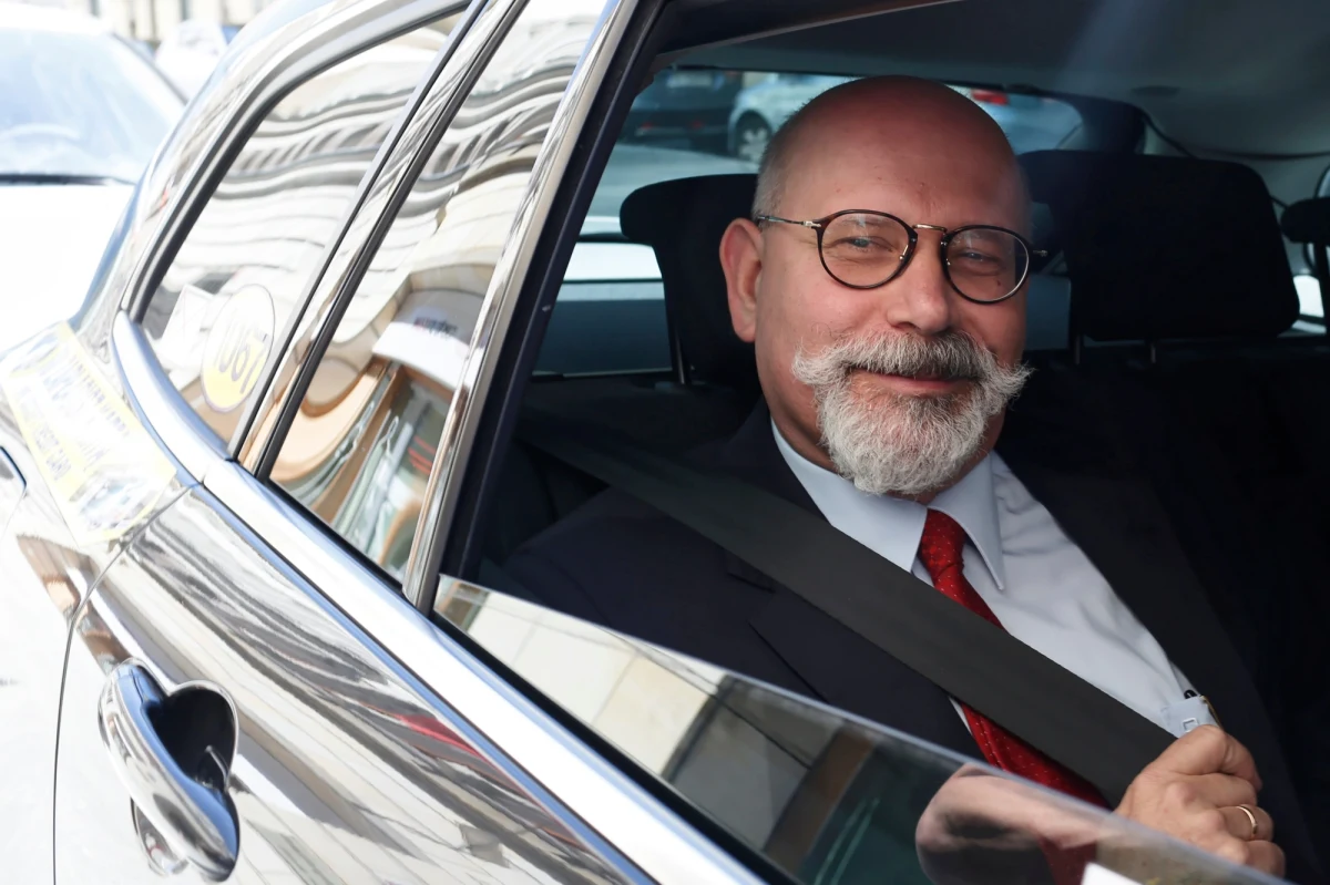 Maciej Świrski nie jest już wiceprezesem Polskiej Fundacji Narodowej. Swoją dymisję potwierdził w rozmowie z dziennikarzem RMF FM. "Nie zostałem odwołany, złożyłem rezygnację" - mówił.