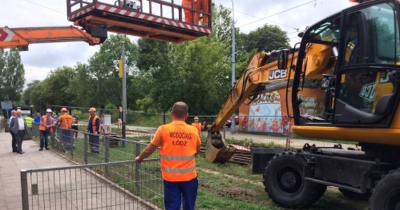 W czwartek powinna zostać usunięta awaria wodociągowa magistrali na ulicy Pomorskiej w Łodzi. Od skrzyżowania z ul. Konstytucyjną nie jeżdżą tramwaje i zastępują je autobusy MPK. 