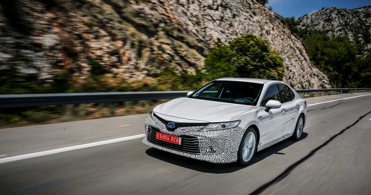 Toyota ogłosiła przełom, który znacząco przybliża koncern do wprowadzenia na rynek pojazdów elektrycznych zasilanych zaawansowanymi akumulatorami półprzewodnikowymi i już wkrótce mamy się przekonać, o jakiej rewolucji mowa. 