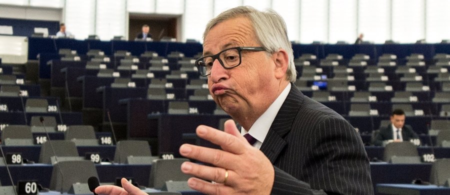 To był skurcz w nodze, a nie problemy z alkoholem. Szef Komisji Europejskiej Jean-Claude Juncker po raz pierwszy osobiście tłumaczy swoje dziwne zachowanie podczas szczytu NATO. Kamery uchwyciły jak przewodniczący Komisji zataczał się i był podtrzymywany przez kilku premierów.