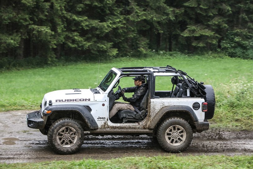 Jeep Wrangler nie tylko dla twardzieli z kilkudniowym