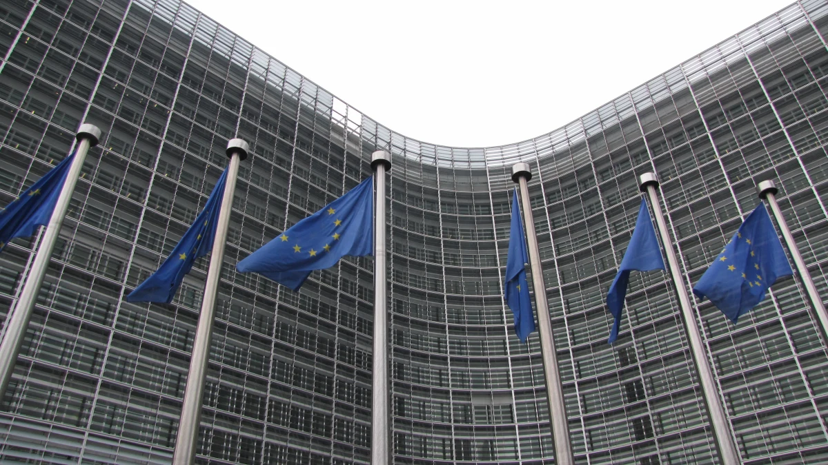 Polska dyplomacja poniosła kolejną, prestiżową porażkę w Brukseli. Tym razem w walce o stanowiska unijnych ambasadorów. Na 24 miejsca polscy kandydaci nie zdobyli ani jednego, choć starali się o cztery prestiżowe stanowiska szefów i zastępców szefów delegatur Europejskiej Służby Działań Zewnętrznych. 