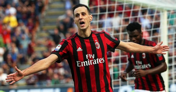 Chorwat Nikola Kalinic, którego trener Zlatko Dalic wyrzucił z kadry po pierwszym meczu w piłkarskich mistrzostwach świata, nie chce srebrnego medalu wywalczonego przez jego kolegów. "Dziękuję, ale ja w Rosji nie grałem" - powiedział chorwackim mediom.