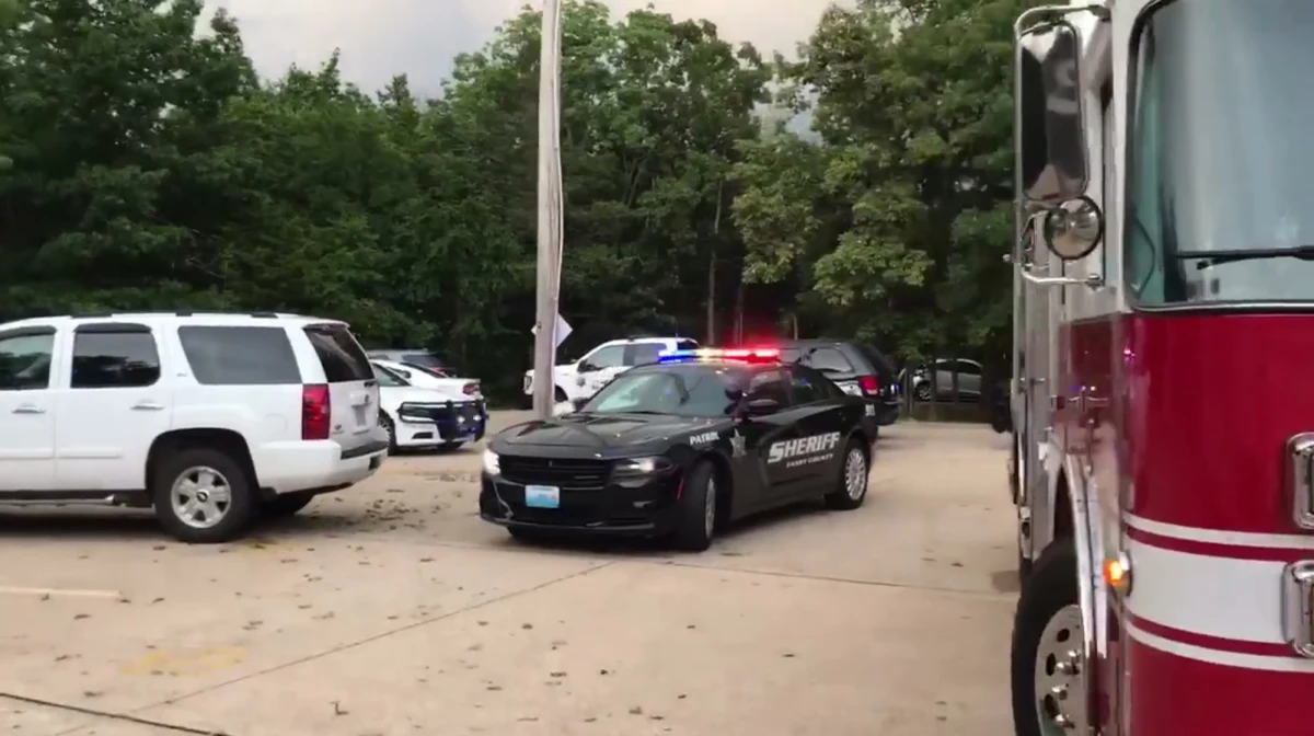 Wśród 17 ofiar zatonięcia amfibii wycieczkowej na jeziorze w stanie Missouri było dziewięciu członków jednej rodziny - donoszą amerykańskie media.