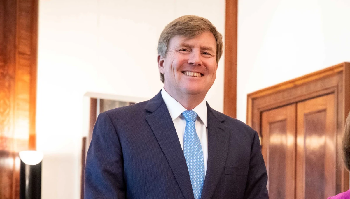 ​Król Holandii Wilhelm Aleksander nie dostał zgody na instalację paneli słonecznych na swoim pałacu Huis ten Bosch w Hadze. Król nie daje jednak za wygraną. Jego starania wspiera Rolf Steenwinkel, dyrektor Amsterdam Energie. Król uczestniczył w ubiegłym tygodniu w spotkaniu poświęconemu energii, które odbyło się w Amsterdamie.