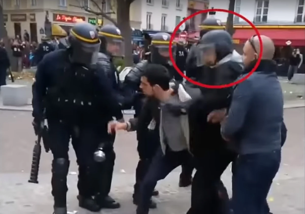 Rośnie skandal polityczny wokół bliskiego współpracownika prezydenta Emmanuela Macrona. Były wiceszef kancelarii szefa państwa Alexandre Benalla, który przebrał się za policjanta i pobił dwoje uczestników pierwszomajowej demonstracji protestacyjnej usłyszał oficjalnie zarzuty.