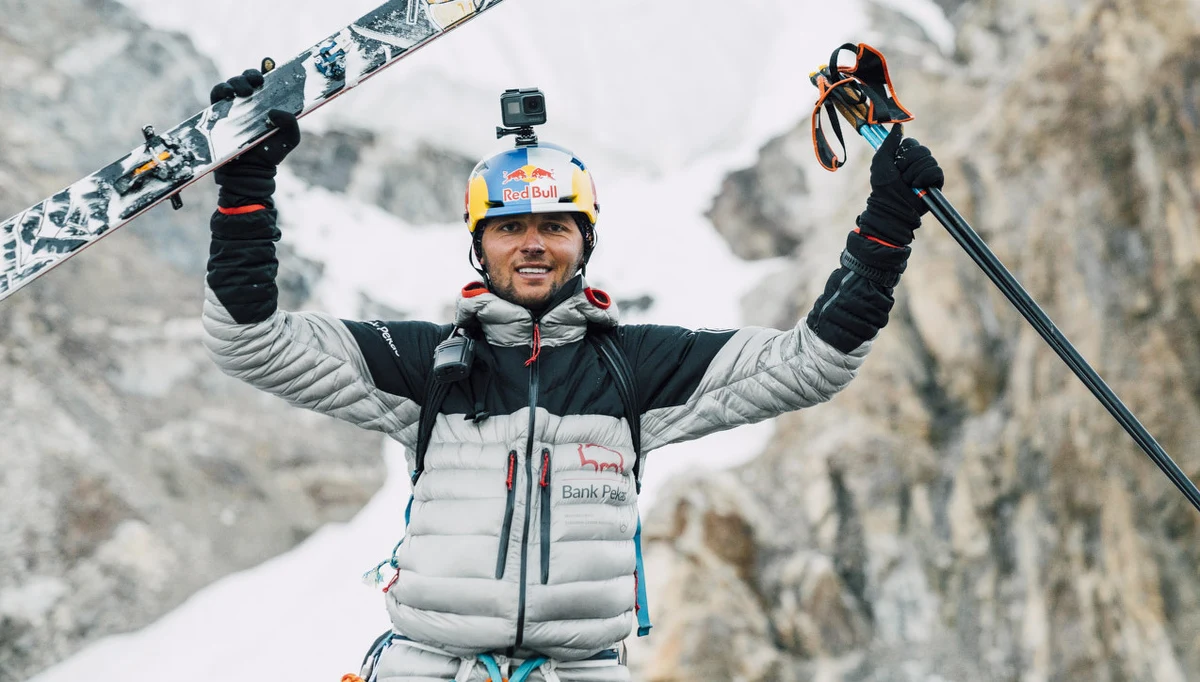 ​"Jeszcze nie spałem nigdy na 7800 metrów, a jeszcze musiałem wynieść linę i bardzo dużo bagażu, więc trochę mnie to zmęczyło" - mówił w rozmowie z RMF FM Andrzej Bargiel, który dziś jako pierwszy człowiek w historii zjechał z K2 na nartach. "Było to takie wyzwanie, które mi nie dawało spokoju, bo wiedziałem, że to się da zrobić, a wiele osób uważało, że się nie da. Pozdrawiam je więc" - mówił skialpinista.