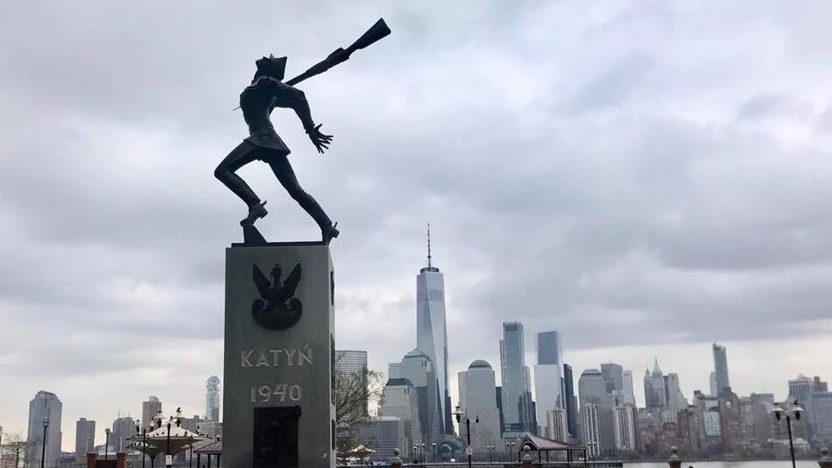 Wniosek o zorganizowane referendum w sprawie Pomnika Katyńskiego w Jersey City - na tym etapie - odrzucony. Organizatorzy nie zdołali zebrać odpowiedniej liczby podpisów. Część z nich odrzucono. 