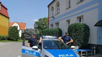 Niecodzienna akcja policjantów. Eskortowali niemowlę 