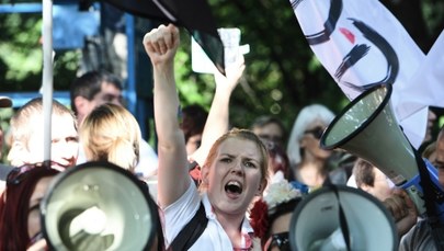 "To jest początek końca demokracji". Protesty przeciwko zmianom w sądach przed Senatem