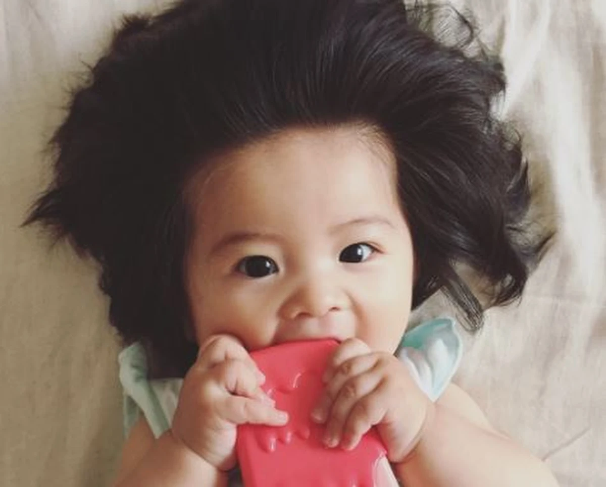 Mała Chanco z Japonii wzbudza niemałe zainteresowanie internatów na całym świecie. Dziecko ma na Instagramie ponad 110 tysięcy fanów. A to wszystko z powodu swojej czupryny. 