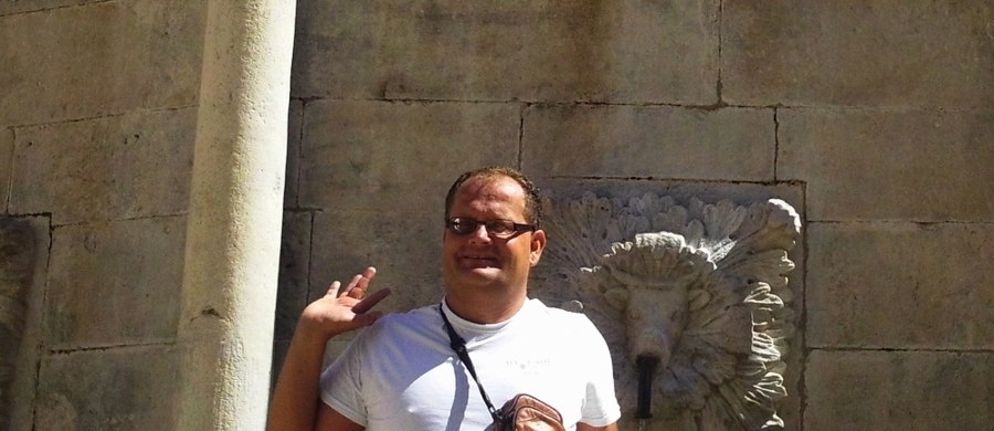 Pojechał na rowerze do Chorwacji, mimo że prawie nie widzi. Chciał zobaczyć ten kraj, zanim całkowicie straci wzrok. Miał przy sobie zaledwie 50 euro. Ta historia tak poruszyła Chorwatów, że jedna z tamtejszych gazet zafundowała mu ponad tygodniową wycieczkę po najpiękniejszych zakątkach ich kraju. Szczęśliwy Marcin Żarnecki właśnie wrócił do swojego rodzinnego Nowego Targu. Przyjechał autokarem, a jego rower przywiezie kurier.