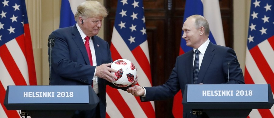 Mundialowa piłka, którą rosyjski przywódca Władimir Putin dał prezydentowi Donaldowi Trumpowi, może zawierać mikrochip - twierdzi CNN. Według portalu Adidasa jest to standardowe wyposażenie. Firma nie odpowiedziała na pytanie, czy mikrochip mógł zostać zmodyfikowany - podaje CNN.