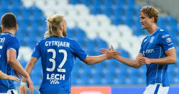 Piłkarze Lecha Poznań zremisowali z białoruskim Szachtiorem Soligorsk 1:1 w pierwszym meczu 2. rundy eliminacyjnej Ligi Europejskiej. Cenny wyjazdowy remis zapewnił poznańskiej ekipie gol z 89. minuty spotkania: na listę strzelców wpisał się wówczas debiutujący w Lechu Portugalczyk Joao Amaral, który dopiero w sobotę podpisał z poznańskim klubem kontrakt, a z nowym zespołem trenował zaledwie dwa razy. Asystę natomiast zaliczył przy tym trafieniu jego rodak i kolejny nowy piłkarz Lecha - Pedro Tiba. Rewanżowe spotkanie rozegrane zostanie 2 sierpnia w Poznaniu.