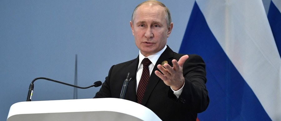 Prezydent Rosji Władimir Putin oświadczył, że jest gotów spotkać się z przywódcą USA Donaldem Trumpem. Dodał, że zaprosił go do złożenia wizyty w Moskwie. Zastrzegł, że spotkanie może dojść do skutku tylko w odpowiednich okolicznościach.