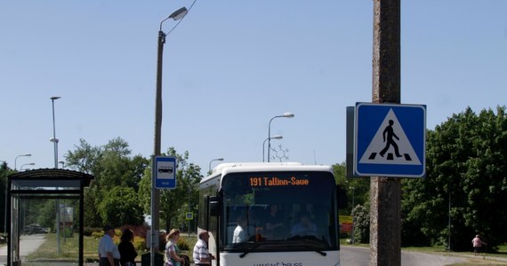 Estonia stała się pierwszym państwem Europy, które wprowadziło dla swych obywateli bezpłatną komunikację autobusową. W lipcu korzystali już z niej mieszkańcy 11 z 15 prowincji kraju. Jednym z pożytków tego rozwiązania ma być poprawa sytuacji ludności wsi.