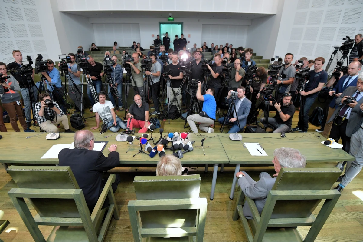 Masz jeszcze dobę na podjęcie decyzji. Zgłoszenie w konkursie na sędziego Sądu Najwyższego od tygodnia leży przed tobą na biurku - sprawdzone, gotowe do wysłania. Wydałeś w życiu setki wyroków, ale wciąż nie wiesz, czy powinieneś je wysłać. Cholera.