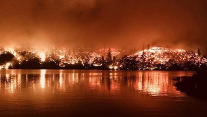 Pożary trawią Kalifornię. Strażacy mówią o „tornadach ognia”