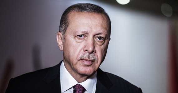 ​Prezydent Turcji Recep Tayyip Erdogan powiedział, że Turcja nie zmieni stanowiska po tym, jak prezydent USA Donald Trump zagroził nałożeniem sankcji na Ankarę, jeśli nie zostanie uwolniony amerykański pastor Andrew Brunson.