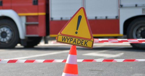 Autostrada A1 jest zablokowana w kierunku Gdańska w okolicach miejscowości Wąwał w gminie Lubień Kujawski (Kujawsko-Pomorskie), gdzie przed godz. 11 dachował samochód osobowy. Jedna poszkodowana osoba trafiła do szpitala. 