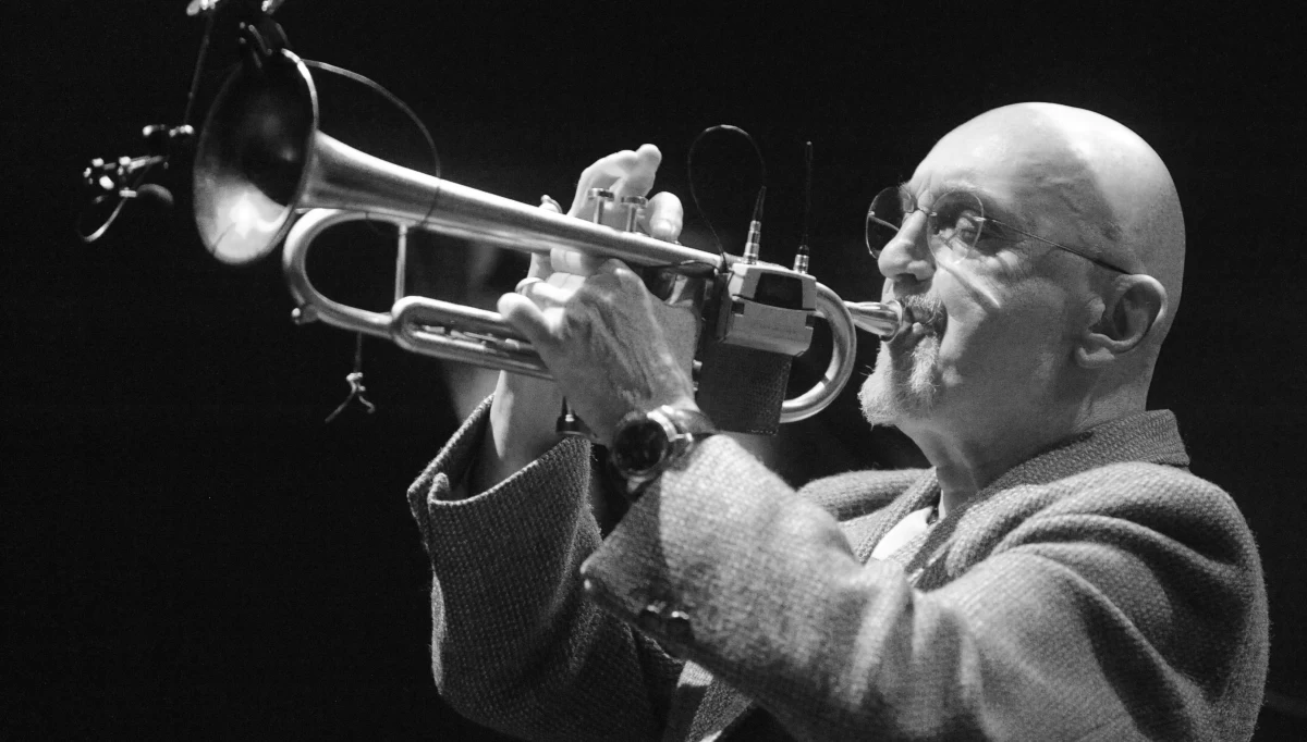 Jeden z najwybitniejszych muzyków w historii polskiego jazzu zmarł dziś nad ranem 29 lipca 2018 roku w szpitalu onkologicznym w Warszawie. Od kilku miesięcy chorował na raka płuc. Miał 76 lat.