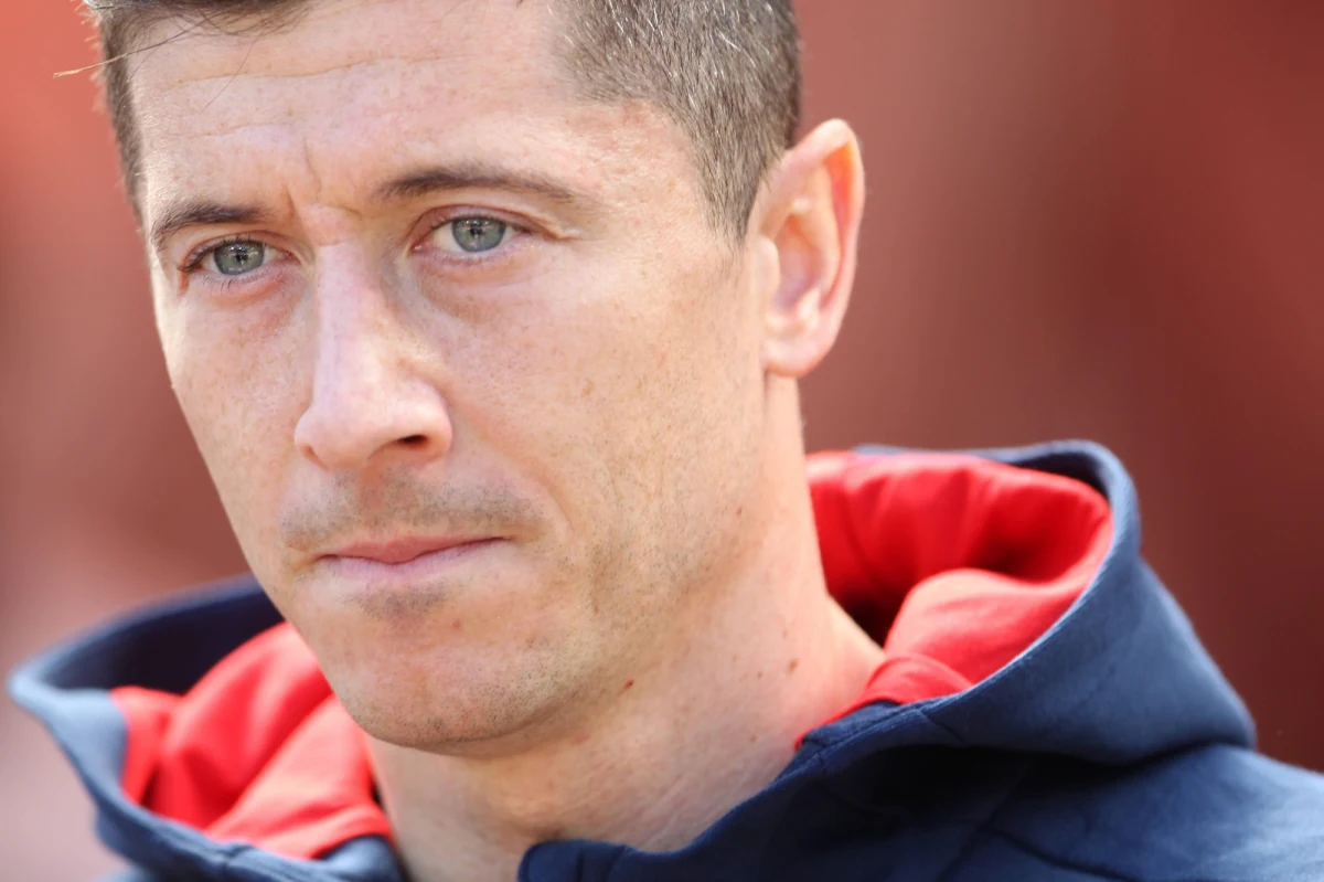 Trener Bayernu Monachium nie pozostawia wątpliwości: Robert Lewandowski nie opuści drużyny mistrza Niemiec. Niko Kovac wypowiedział się w tej sprawie w wywiadzie dla kanału telewizyjnego Sky Sports. Jak stwierdził: "Jedna sprawa to fakt, że chciałby odejść, ale druga to to, czego my chcemy jako Bayern".