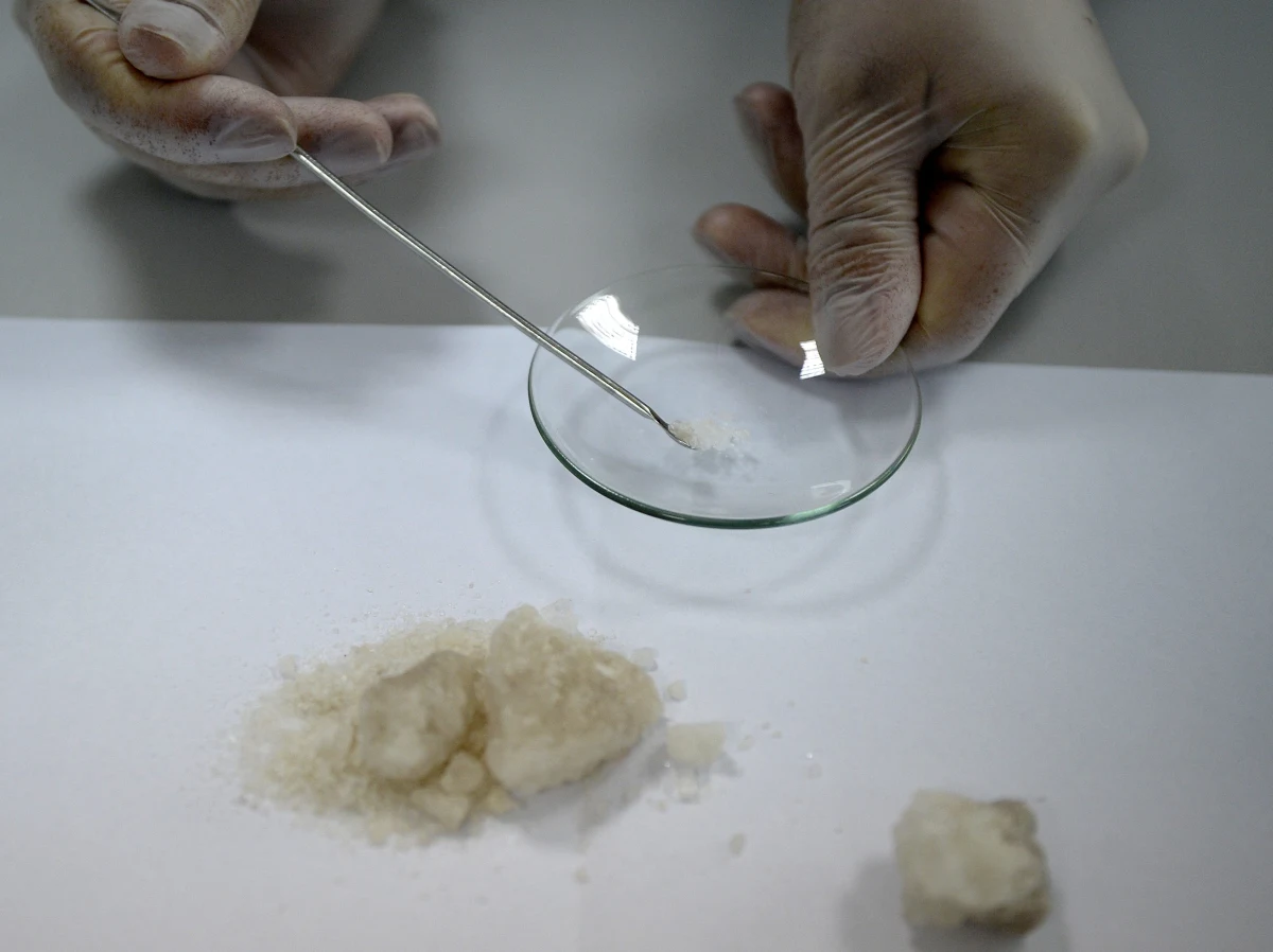 Dwie młode kobiety w Łodzi i dwóch mężczyzn w Bełchatowie zmarło w miniony weekend najprawdopodobniej z powodu zatrucia dopalaczami.