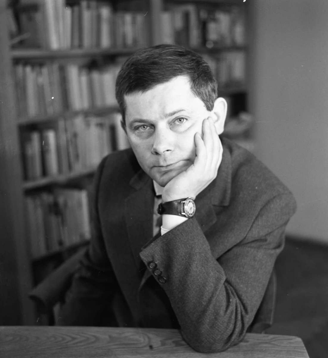 W sobotę przypadła 20. rocznica śmierci największego polskiego poety XX wieku - Zbigniewa Herberta. Z tej okazji chcę przypomnieć jego spotkanie z pułkownikiem Ryszardem Kuklińskim w trakcie pamiętnej wizyty "pierwszego polskiego oficera w NATO" wiosną 1998 roku w Polsce.