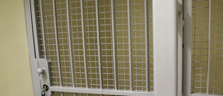 ​29-latek z Piły (woj. wielkopolskie) okradł własną matkę. Zabrał jej ponad 4 tys. zł i kartę do bankomatu. Za popełnione przestępstwo grozi mu teraz do 5 lat więzienia.