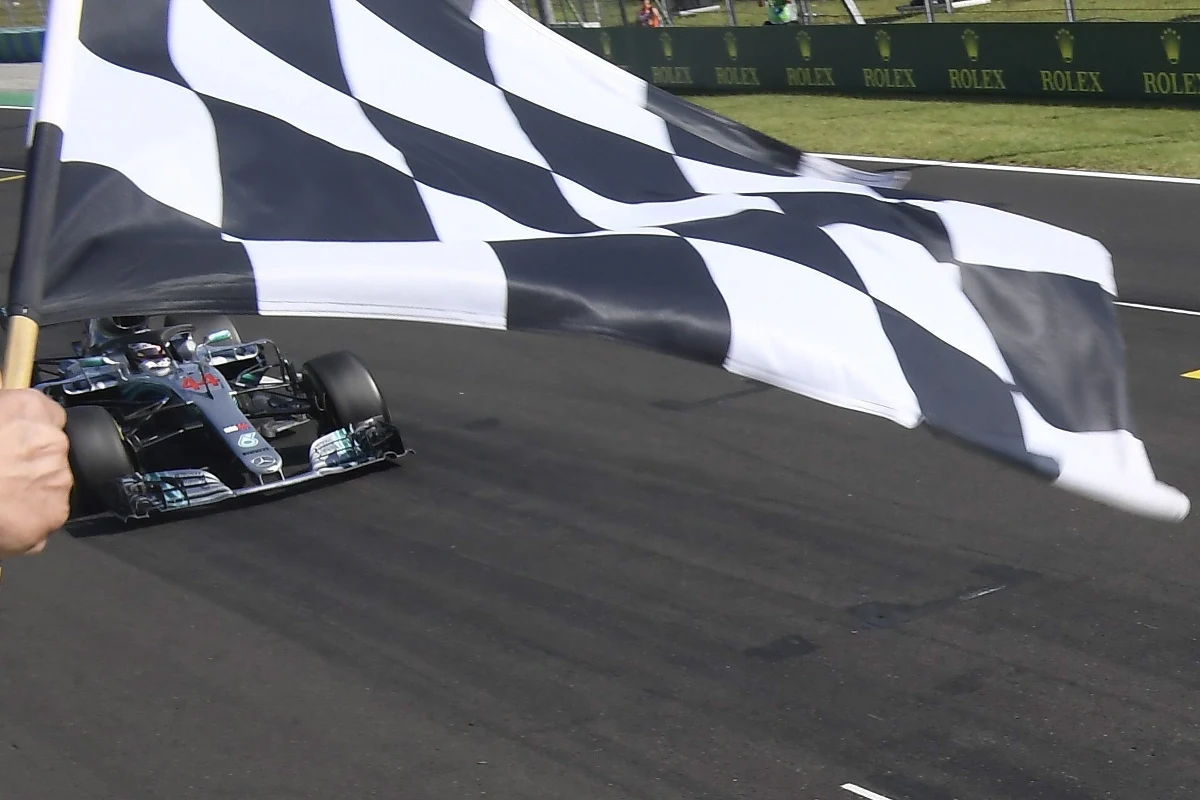 Robert Kubica pokonał 38 okrążeń podczas porannych testów Formuły 1 na węgierskim torze Hungaroring i uzyskał drugi czas sesji - 1.18,451. Polski kierowca testowy Williamsa stracił do Fina Kimiego Raikkonena z Ferrari 2,28 s.