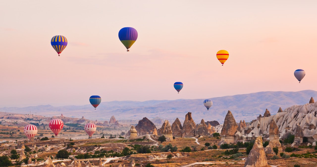 Podziemne miasta i loty balonem. Baśniowa kraina w samym sercu Turcji