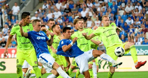 ​Piłkarze Lecha Poznań pokonali po dogrywce białoruski Szachtior Soligorsk 3:1 (1:0, 1:1) w rewanżowym meczu 2. rundy eliminacyjnej Ligi Europejskiej i awansowali do następnej fazy rozgrywek. Pierwsze spotkanie zakończyło się remisem 1:1.