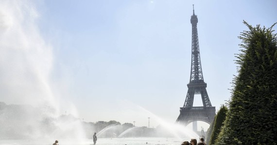 ​Słynna paryska atrakcja turystyczna, wieża Eiffla, która w środę po południu została zamknięta dla turystów z powodu strajku personelu, zostanie otwarta w piątek rano - podała AFP w czwartek.
