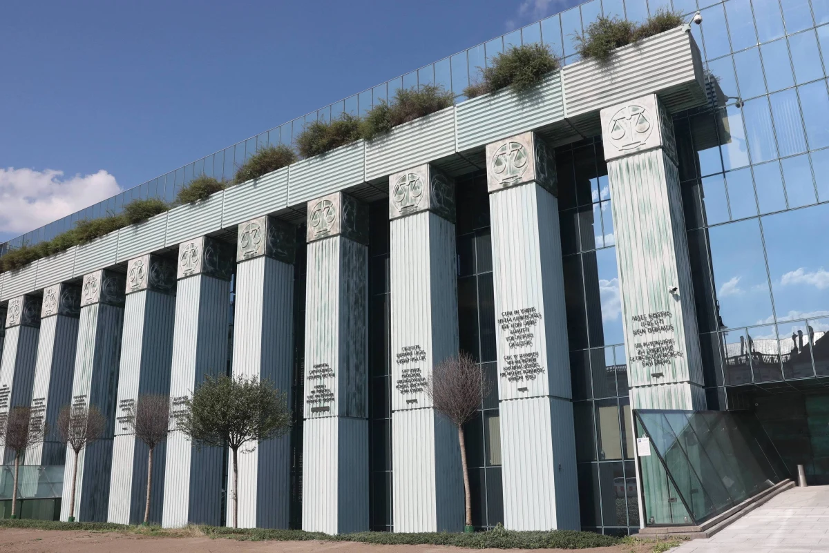 ​Sędziowie odsyłani teraz w stan spoczynku, do czasu werdyktu Trybunału Sprawiedliwości Unii Europejskiej, będą orzekać. Ich stanowiska w Sądzie Najwyższym nie powinny być zapełniane. Tak w rozmowie z reporterem RMF FM mówi rzecznik SN Michał Laskowski.