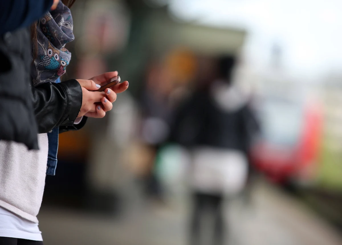 Facebook zamierza zarobić na wartym 11 miliardów funtów "przemyśle samotnych serc" - i wiele wskazuje na to, że wkroczy na ten rynek już niedługo: internetowy gigant testuje właśnie nową aplikację randkową - donosi brytyjski "Daily Mail". Według publikacji dziennika, który powołuje się na twitterowy przeciek, aplikacja ma dać użytkownikom możliwość wyboru spośród pięciu płci.